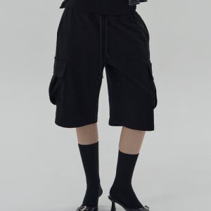 [디어스토커] AUDREY CARGO BERMUDA PANTS - BLACK D26SPT02BK