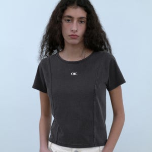 [오아이오아이 컬렉션] 빈티지 패널 데님워싱 티셔츠 데님 블랙 OJ2C2MTS34DBK