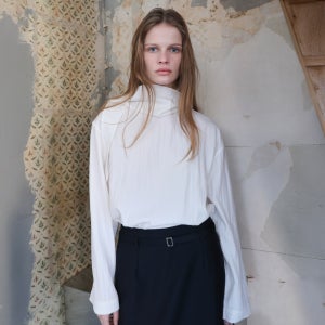 [르바] Silky Scarf Blouse - Off White