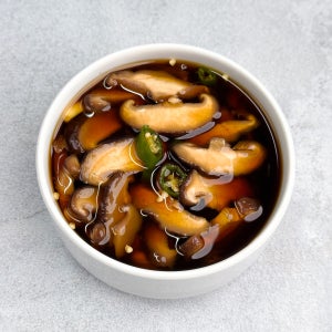 탱글탱글 식감~ 강원도 횡성 표고버섯장아찌(3팩), 강원도 횡성맛집 팔복밥상