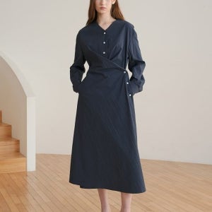 [폴앤앨리스] 랩 버튼 드레스 / 네이비