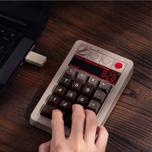 8BitDo 레트로18 Retro18 무선 블루투스 키패드 계산기 넘버패드 숫자패드 키보드 투인원 빈티지 LED