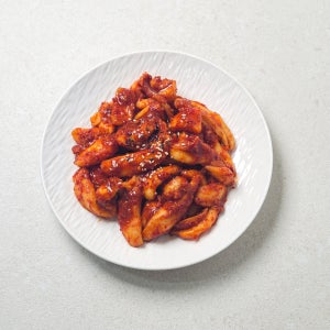 탱탱한 오징어에 깊게 배인 양념 갑오징어볶음 300g 1팩