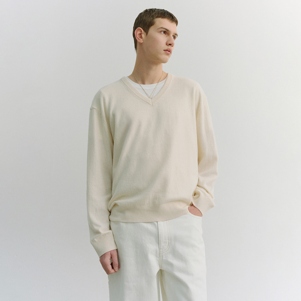 던스트 UNISEX SOFT V-NECK SWEATER UDSW6A108