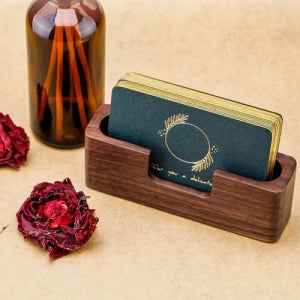 로페리아 데스크용 다크 우드 명함꽂이(0216759) 기념품 판촉물 맞춤제작