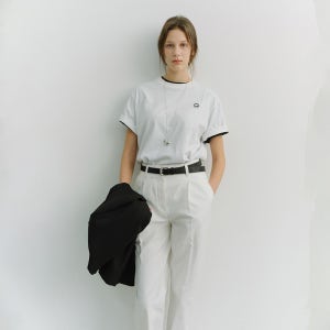 [던스트] UNISEX LOGO CREASE T-SHIRT WHITE_UDTS6A111WT