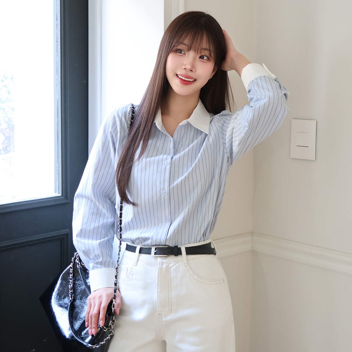 로엠 배색 카라 스트라이프 셔츠 RMYWG24NT2