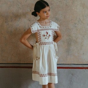 LALI KIDS SS26[라리키즈]Polly 에이프런 원피스_Antique White-LK26KSDRE0002AWH