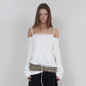 [아수라] ROUGH EYELET OFF SHOULDER T (IVORY)