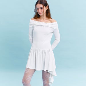 마가린핑거스 Off Shoulder Ruffle Dress (Cream)