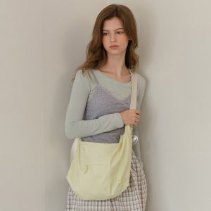 [마크모크] [26SS] Bandal 반달 하프문 나일론 크로스백_3colors