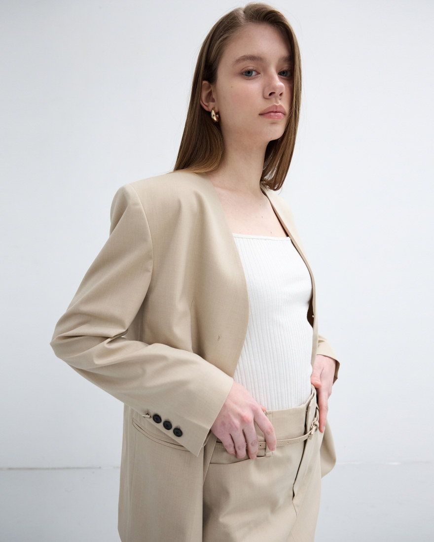 COLLARLESS V-NECK JACKET_BEIGE