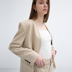 COLLARLESS V-NECK JACKET_BEIGE