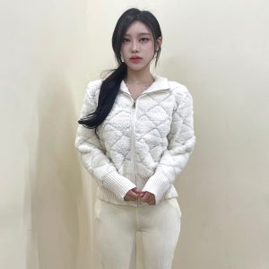 VANANA2 여성 청순 화이트 보들 퍼 니트 하이넥 카라 집업  아이보리
