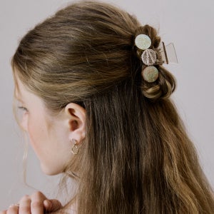 [메리모티브] Glitter with knitted hair claw (Beige)