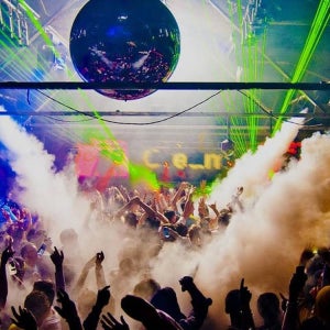 네덜란드 암스테르담 나이트라이프 티켓 & 샴페인 운하 크루즈 3-7일 패키지