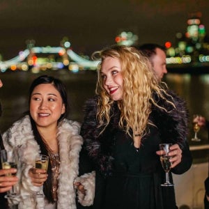 영국 런던 템즈강 디너 크루즈 런던 템즈강 디너 크루즈