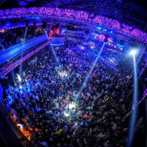 스페인 바르셀로나 클럽 무제한 입장 나이트 카드 7일 - BCN 나이트 카드