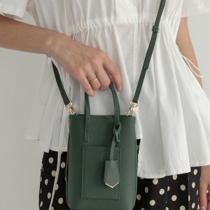 빅 포켓 크로스 미니백 MK06AH104FJJ