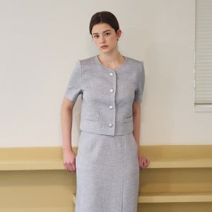 [더아이잗] 하프 슬리브 라운드넥 크롭 재킷 (MELANGE GREY) IR5A0JK211