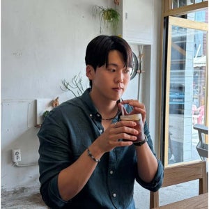 [헤지스 남성] 헤지스 헤지스 T3 BONON 남성 로고자수 린넨 긴팔캐주얼셔츠 T3 LE1 HZSH6B301T3