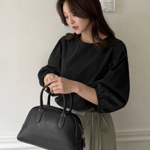 핀턱볼륨퍼프블라우스