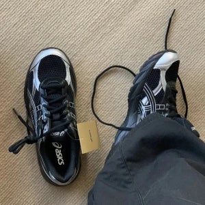 아식스 여성 젤 콘타나 GS 블랙 실버 1014A371-001