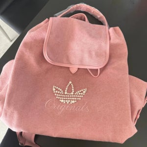 아디다스 오리지널 비즈 펄 데일리백팩 핑크 KW1271