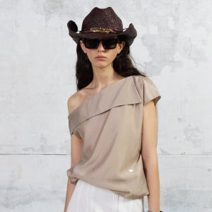 [쿠메] One Shoulder Silky Tencel Blouse, Beige