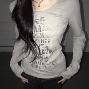 [리버뉴스] DISRUPTED LETTER TEE_GRAY 202863226HZ01