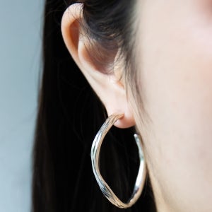 [위로젝트] Root Hoop Earrings