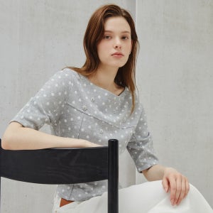 [아이잗컬렉션] 주얼 비딩 도트 자카드 니트 탑 (LIGHT GREY) CS4A1PO341