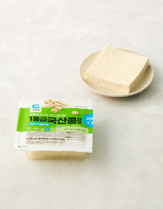 청정원 단단한 큰두부 부침/찌개 겸용 제품 이미지