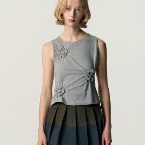 [킴지수] Floral Motif Smocked T-shirt_GREY KBFSTS006-GR