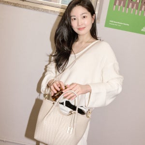 [헤지스 액세서리] [류이서 PICK][H-ARCO Weave] 아르코 위빙 아이보리 토트 M HIBA6E365IV