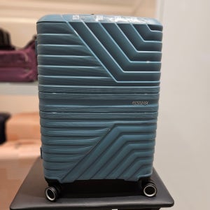 [롯데백화점] 아메리칸투어리스터 FLYTWIST 중형 캐리어 STORM BLUE 67/24 MI101002 L2 LE1220706072