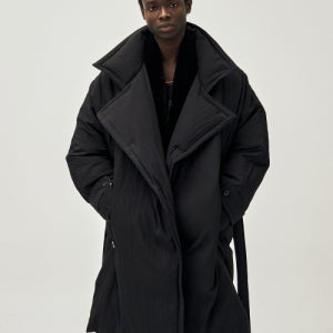 [노이어] 패디드 랩 트렌치 코트 (블랙) N25WCT04-BK