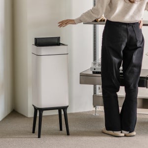 다룸 자동센서 스마트 쓰레기통 오존살균 휴지통 슬릿형 26L 화이트