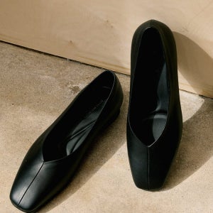 [질 바이 질스튜어트] [케이트] 양가죽 블랙 스퀘어 토 플랫슈즈 JLSO6F271BK