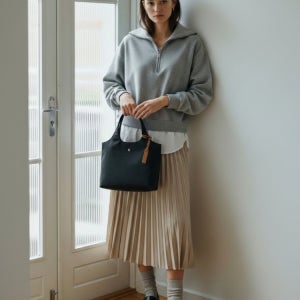 [헤지스 액세서리 여성] [스테디셀러] 블랙 로고장식 나일론 토트백 WIBA5F714BK