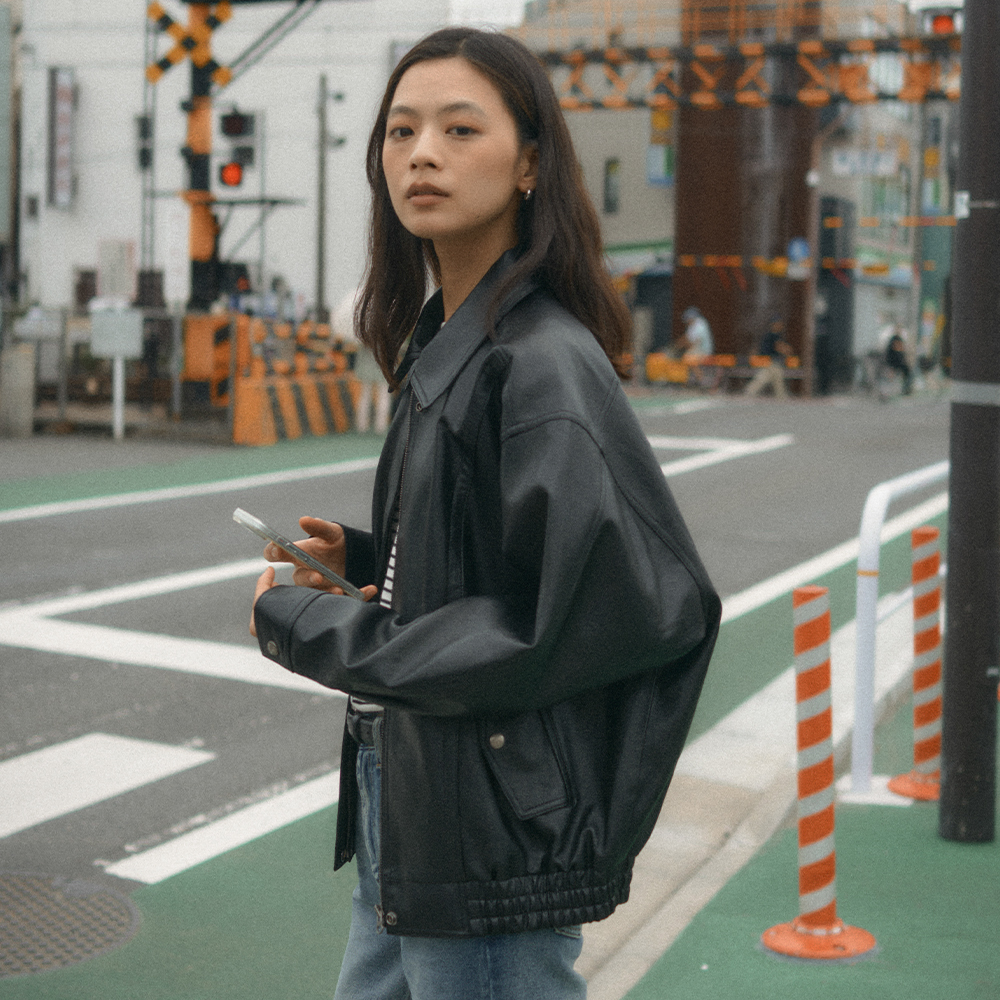 틸아이다이 Faux leather overfit jumper