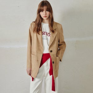 [더틸버리] 포켓 절개 페이크 스웨이드 재킷 (BEIGE) TS3M0JK131