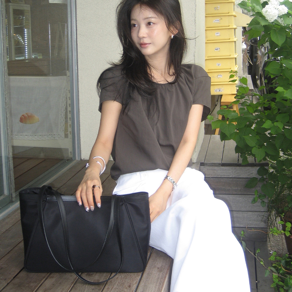 [이아] [티슈 착용] TOVI NYLON SHOPPER BAG MEDIUM (BLACK)