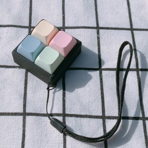 탑스코리아 파스텔 4구 키보드 키캡 스트레스 해소 키링 열쇠고리