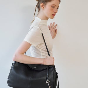 [아떼 바네사브루노 액세사리] [DEMAIN] 블랙 레더 드망 숄더백L AABA6F285BK