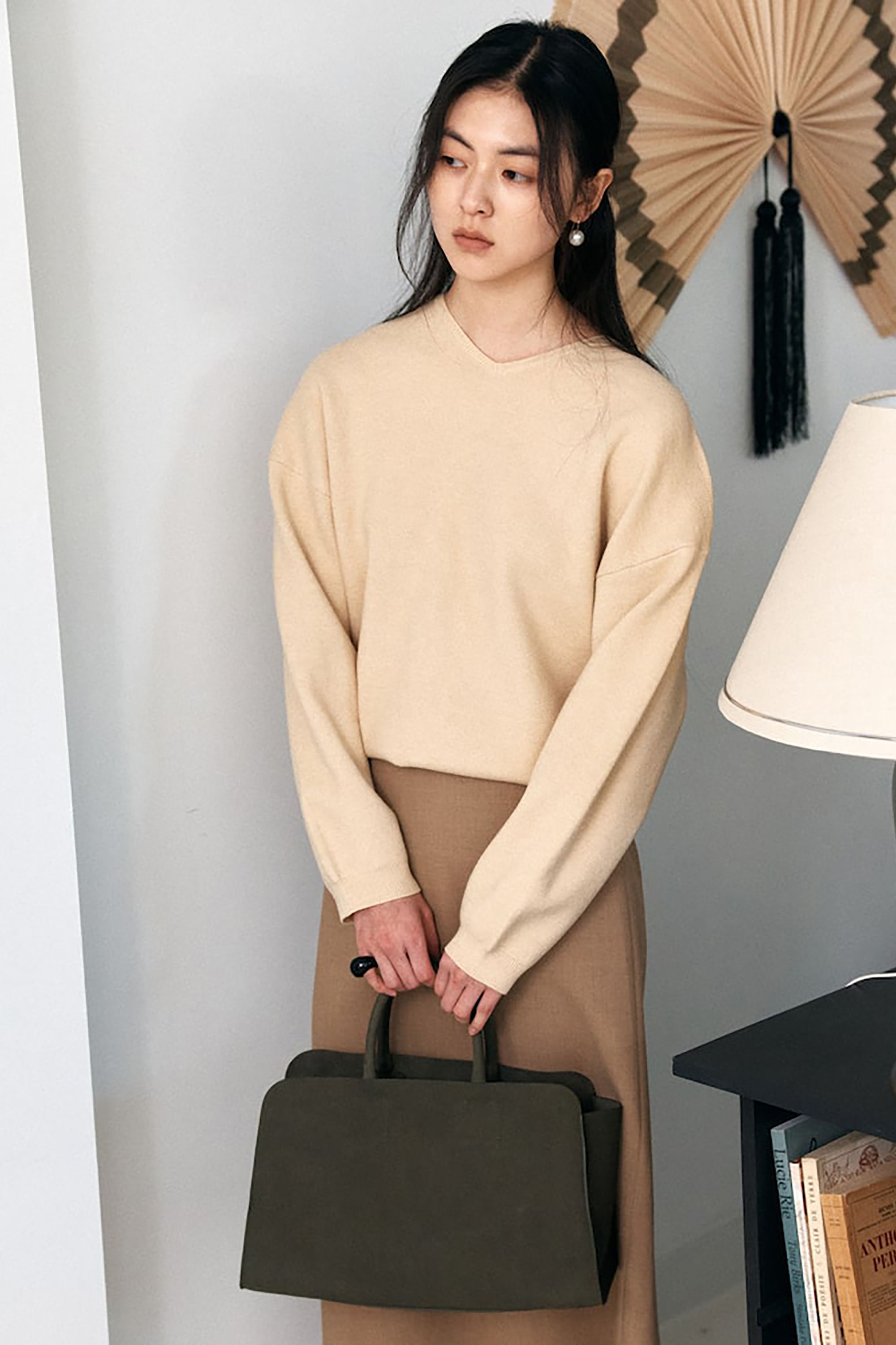 [디 애퍼처] 90S V Neck Knit Top  Beige - 내추럴