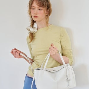 [아떼 바네사브루노 액세사리] [1차완판/예약발송][DEMAIN] 아이보리 레더 드망 숄더백S AABA6F280IV