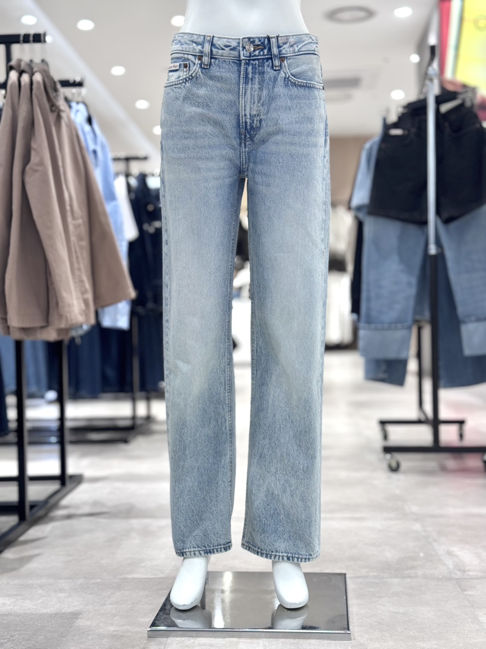 Calvin Klein Jeans 시그니처 90's 스트레이트핏 라이트블루 데님 팬츠