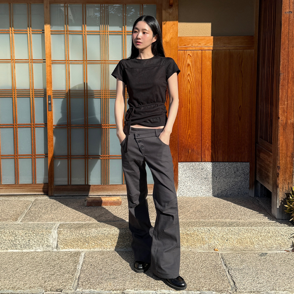 [미세키서울] [지수 PICK]_Diagonal strap bootcut pants CHARCOAL
