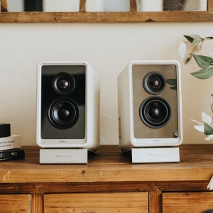 에디파이어 [국내정품] QR65 화이트 액티브 모니터 데스크탑 블루투스 스피커